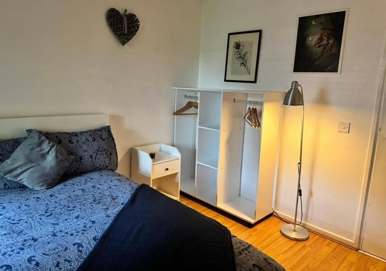 Bright & Cozy Double Room With Great Transport Links London 0*,  United Kingdom